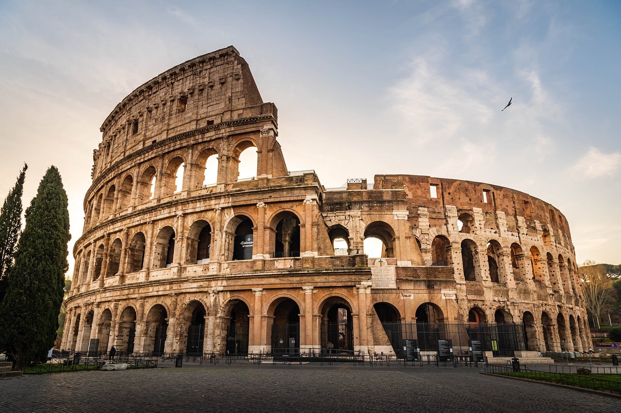 7 day Europe tour packages with Rome Colosseum stop on a one‑week Italy itinerary