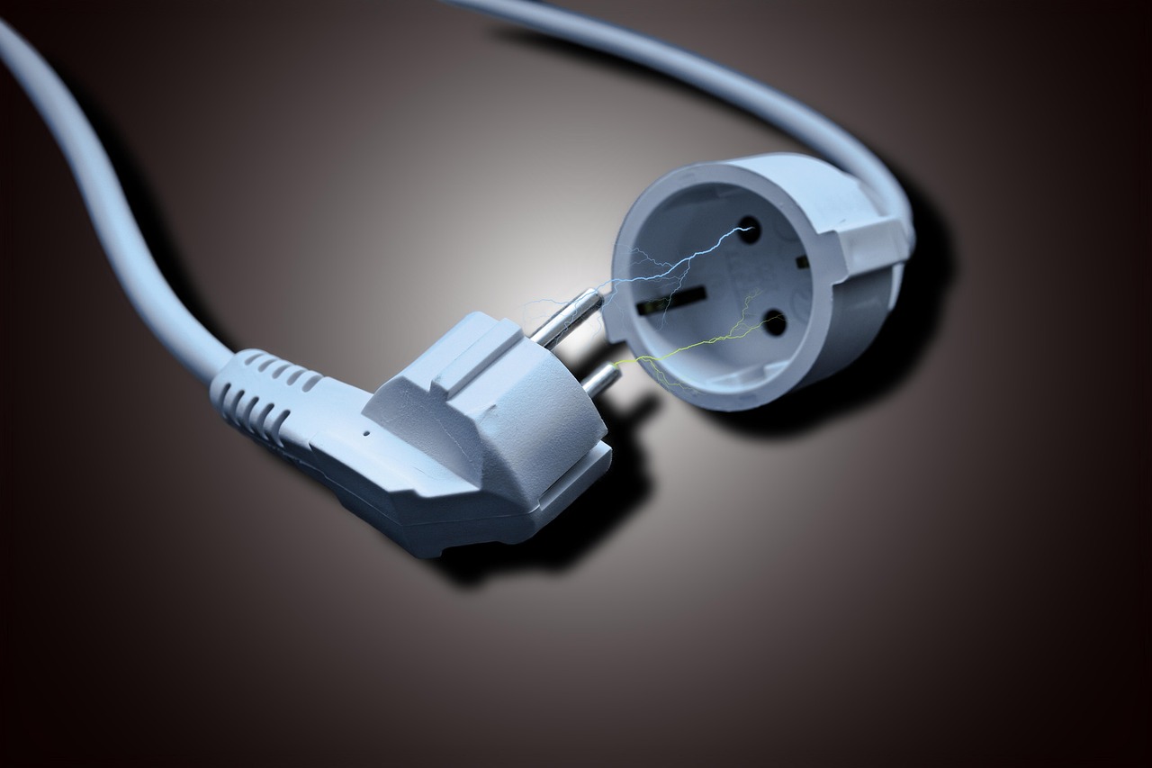 Map displaying Europe plug types by country with voltage info