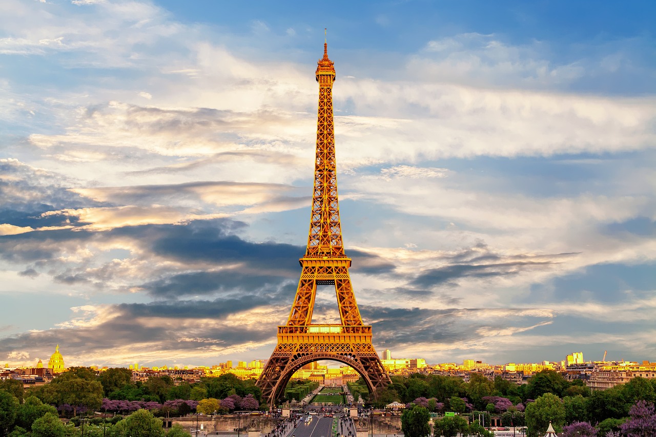 Europe tour packages from USA featuring the Eiffel Tower in Paris as a classic starting point