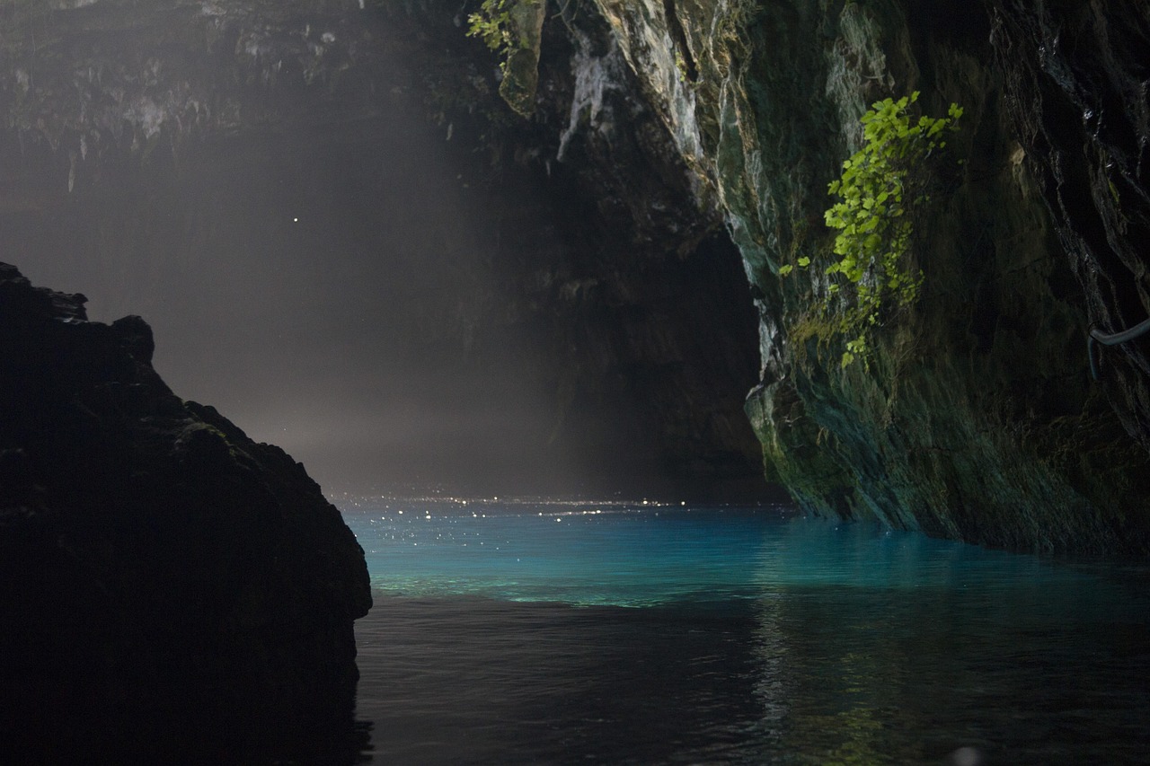 Things to do in Kefalonia: crystal clear cave waters at Melissani