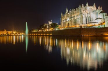 Things to do in mallorca spain - View of the cathedral in Palma de Mallorca Spain