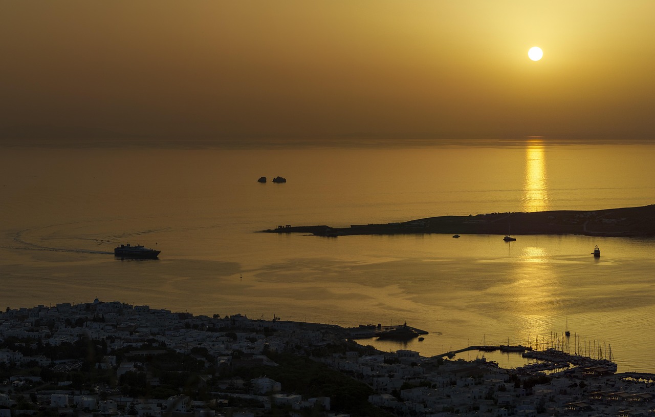 Things to do in Paros: Sunset view over the island's horizon
