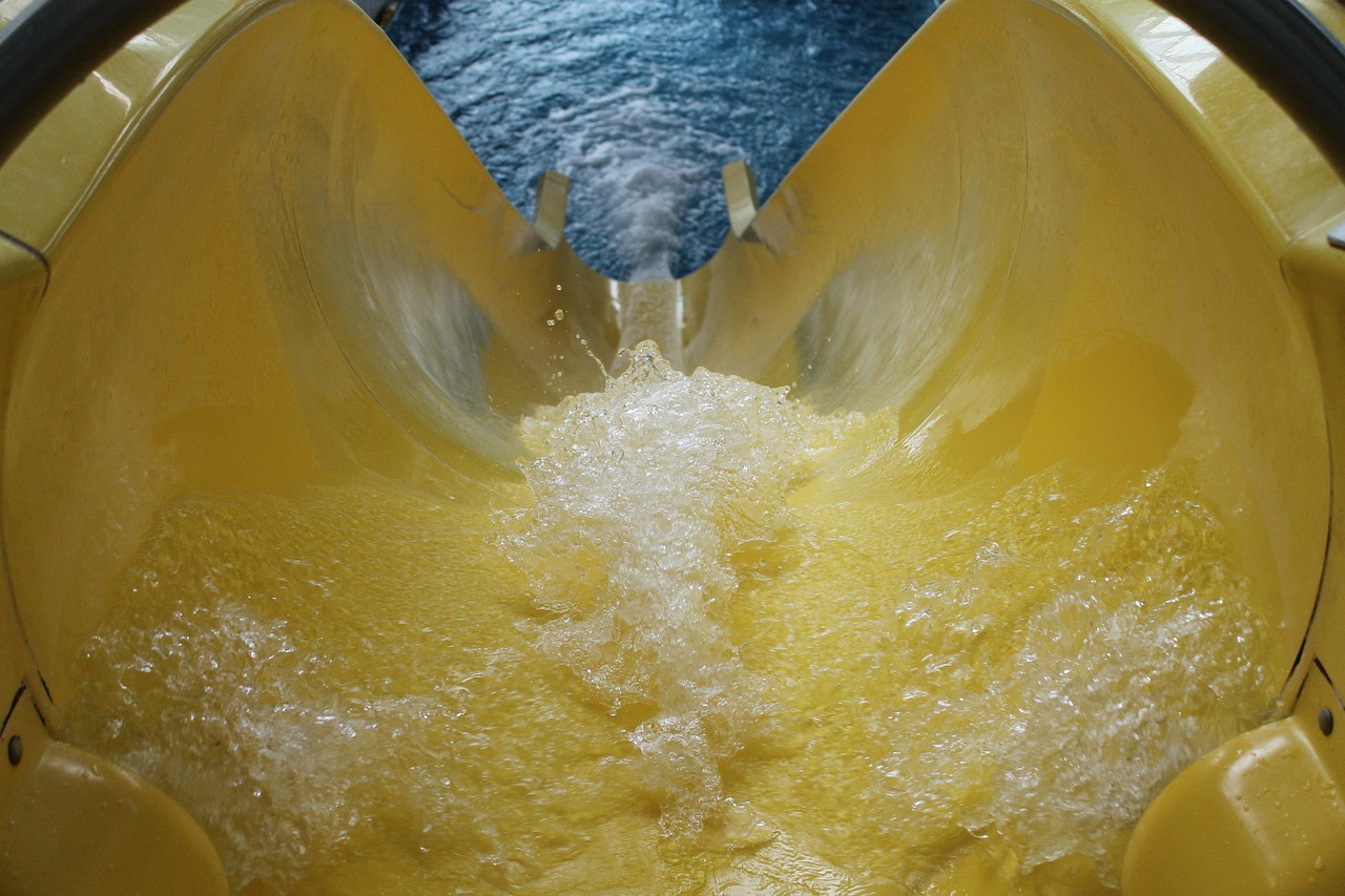 water slides and pools at siam park theme park